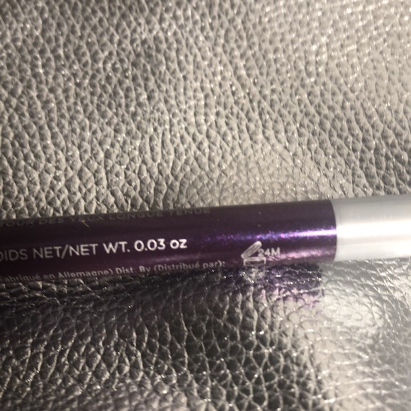 Limited Edition 24/7 Glide-On Pencil in Voodoo - Picture 8 of 8